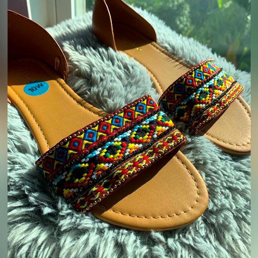 NWOT Andiamo size 10W Slip Ons